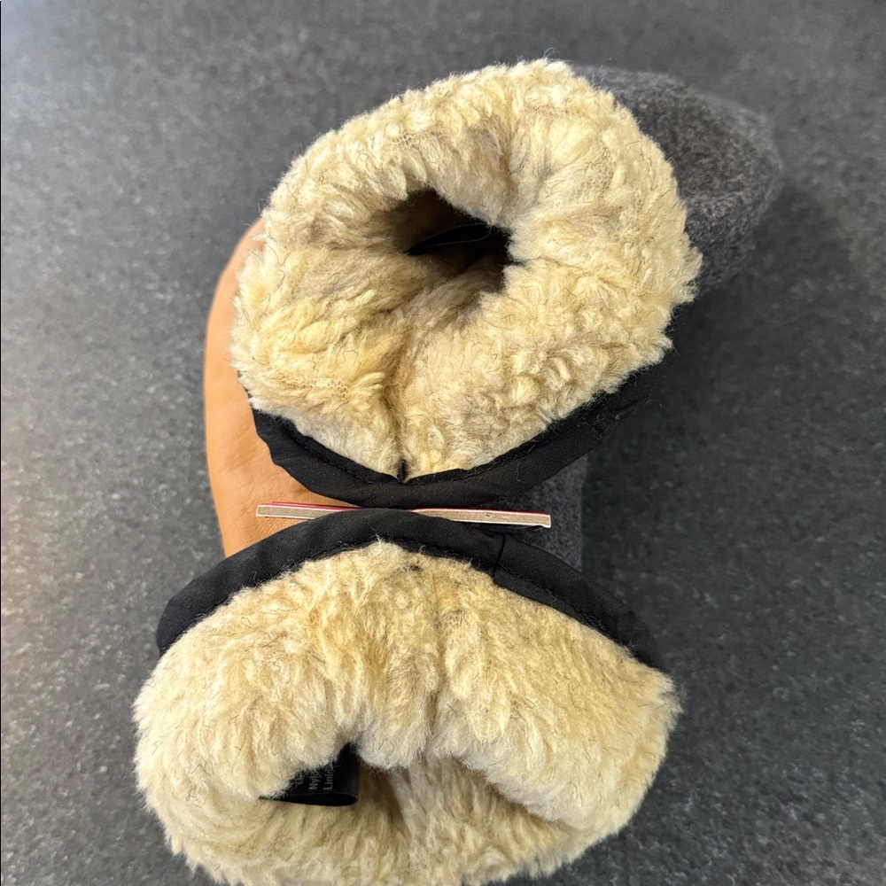 Gray and Tan Stormy Kromer mittens - Picture 6 of 7
